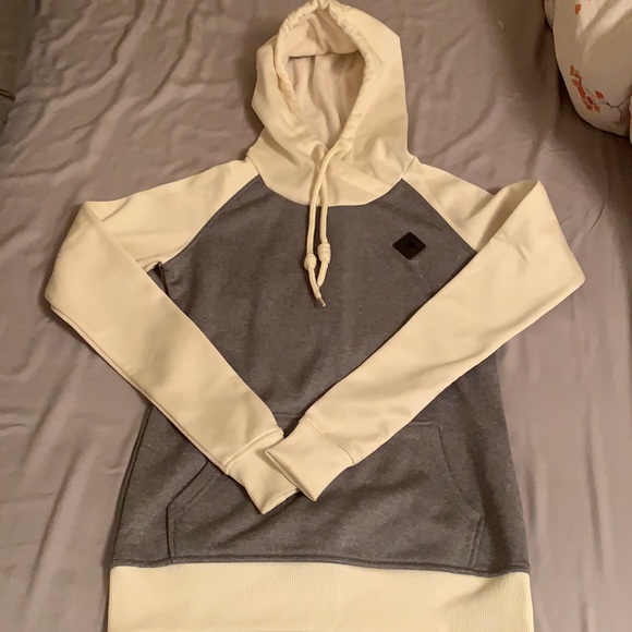 Winter coats/jackets and zip-ups/hoodies for sale - Picture 12 of 16